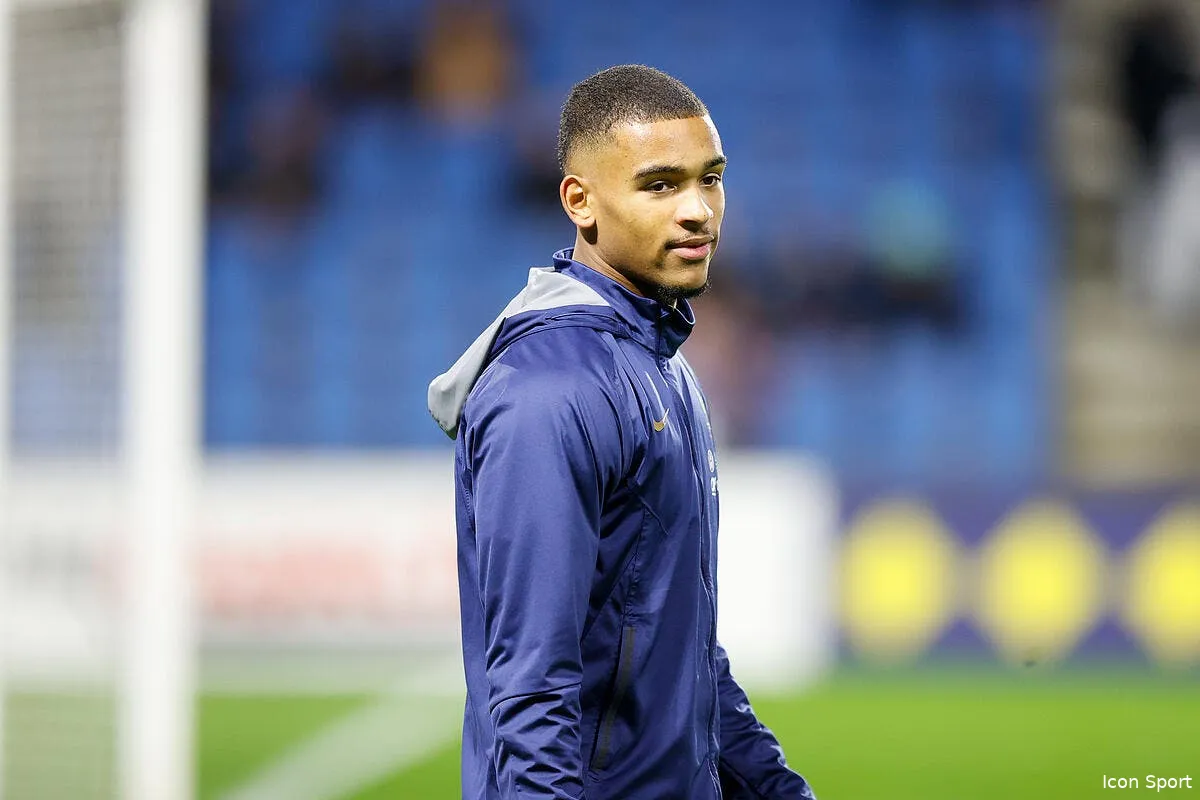 manuel neuer envoye a la retraite par un gardien francais icon b3 4180 369152