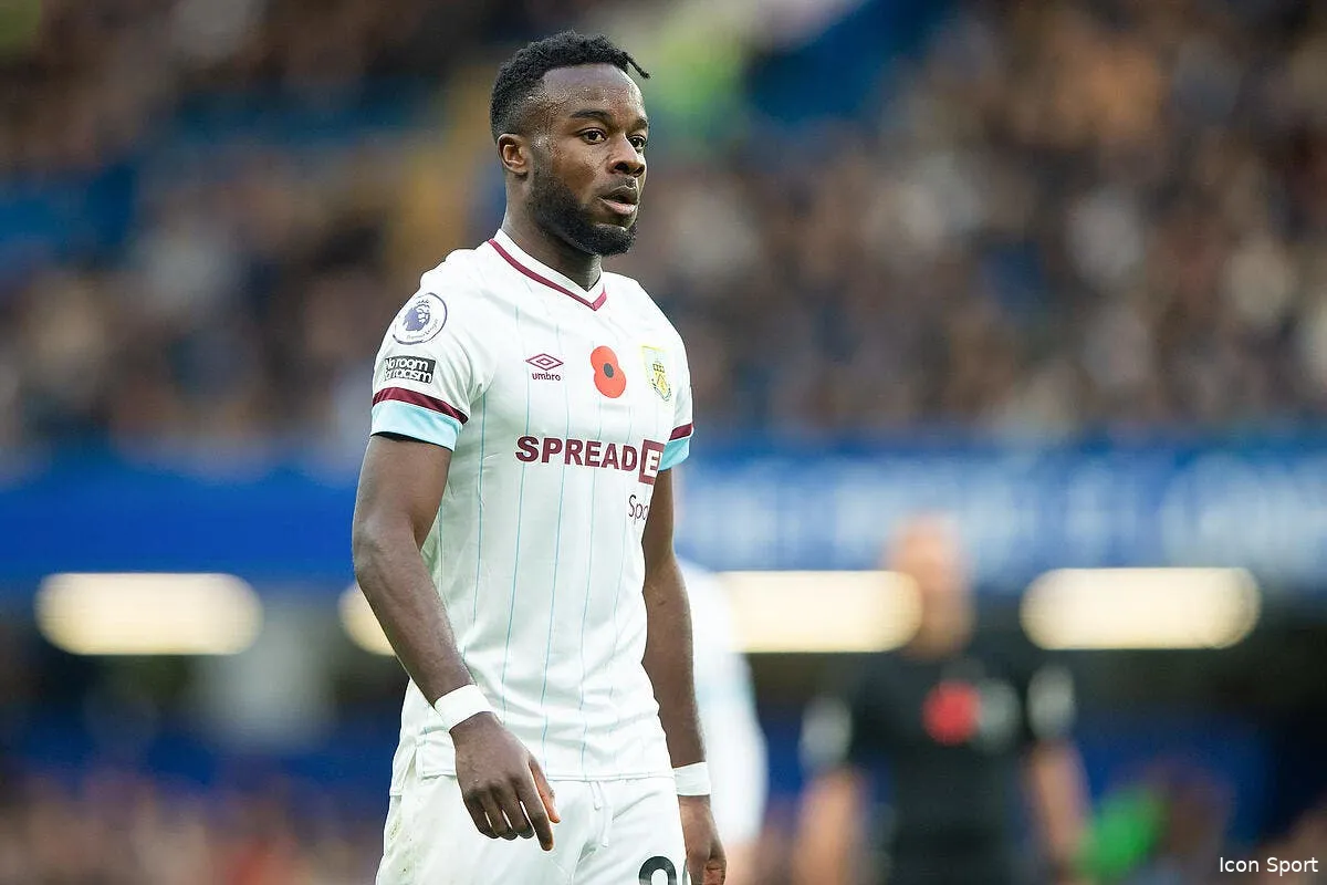 maxwel cornet met salah a l amende la premier league a genoux icon sp24 sc pre cfc v bur 061121 006 327847