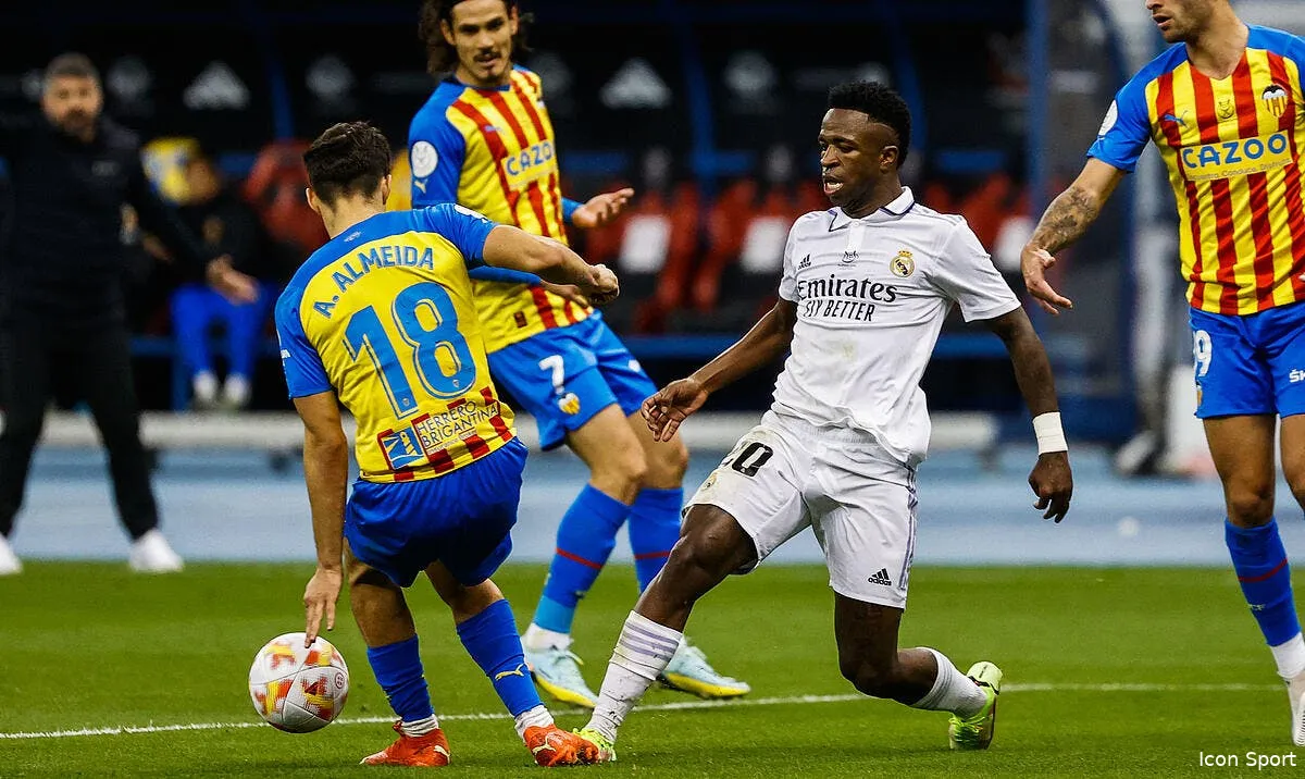 mbappe au real le psg veut se consoler avec vinicius icon ecommercefotos ecommerce2 129863040 355706