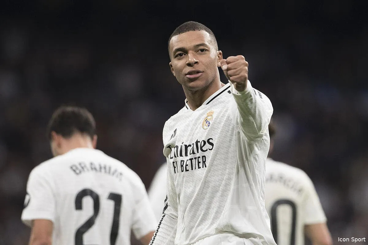 mbappe dribble neymar iconsport 249970 0015 387182