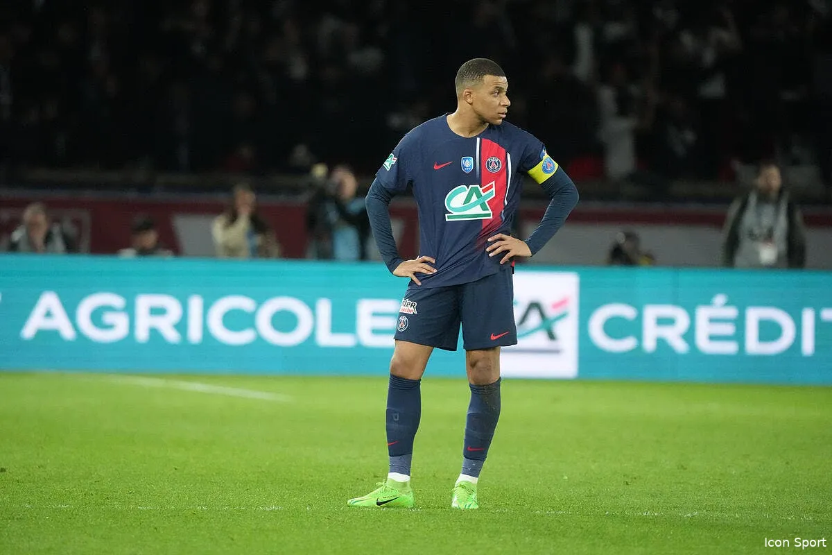 mbappe siffle au parc le psg au bord de l implosion iconsport 205499 0250 374054