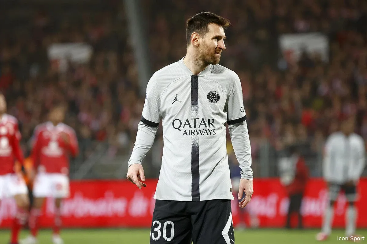 messi veut humilier cristiano ronaldo avec ce contrat en or icon lr65921 358068