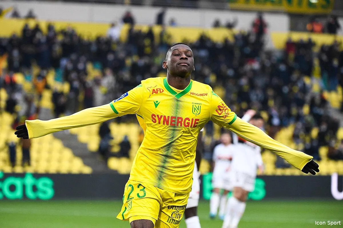 nantes kita glisse un enorme tacle a kolo muani icon 024000 0343 333447