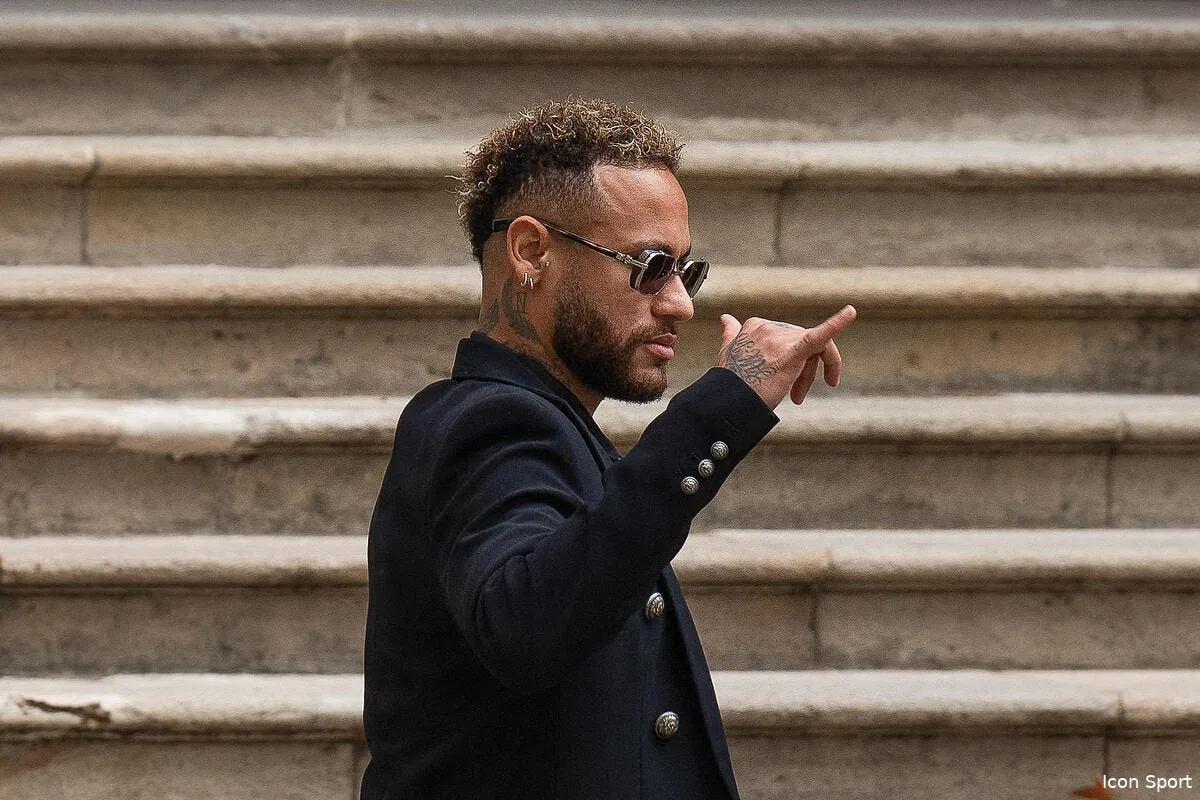 neymar menace c est la bagarre generale icon abaca 828622 005 352650