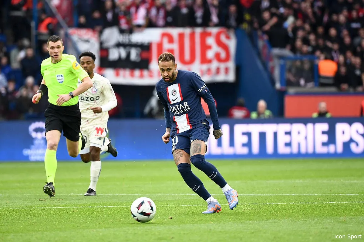 neymar sorti sur civiere lors de psg losc icon cas 1798 357210