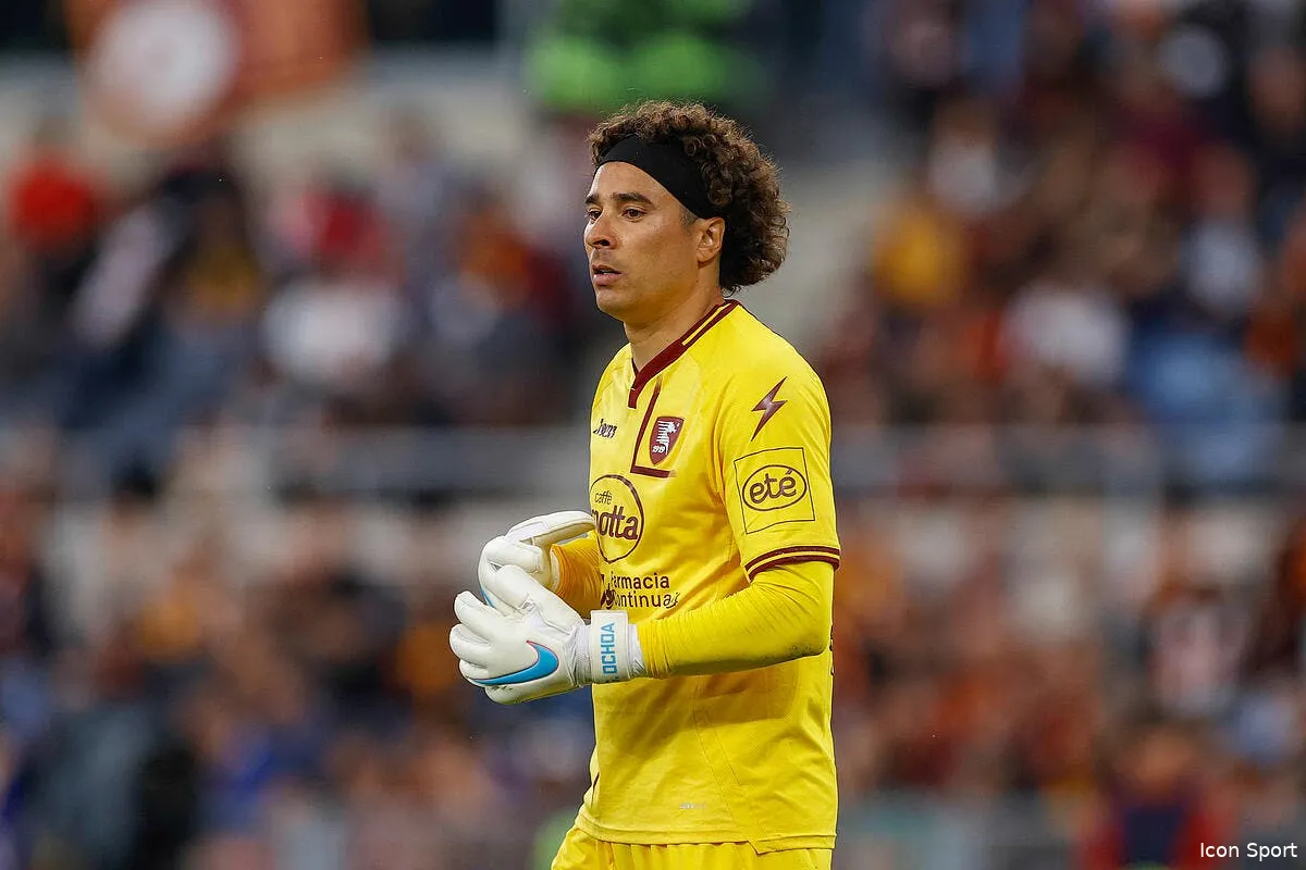 ochoa au psg la folle rumeur mexicaine icon 063 romsal20230522 165 361350