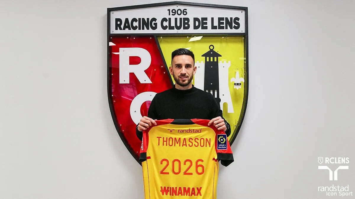 officiel adrien thomasson signe a lens thomasson 355723