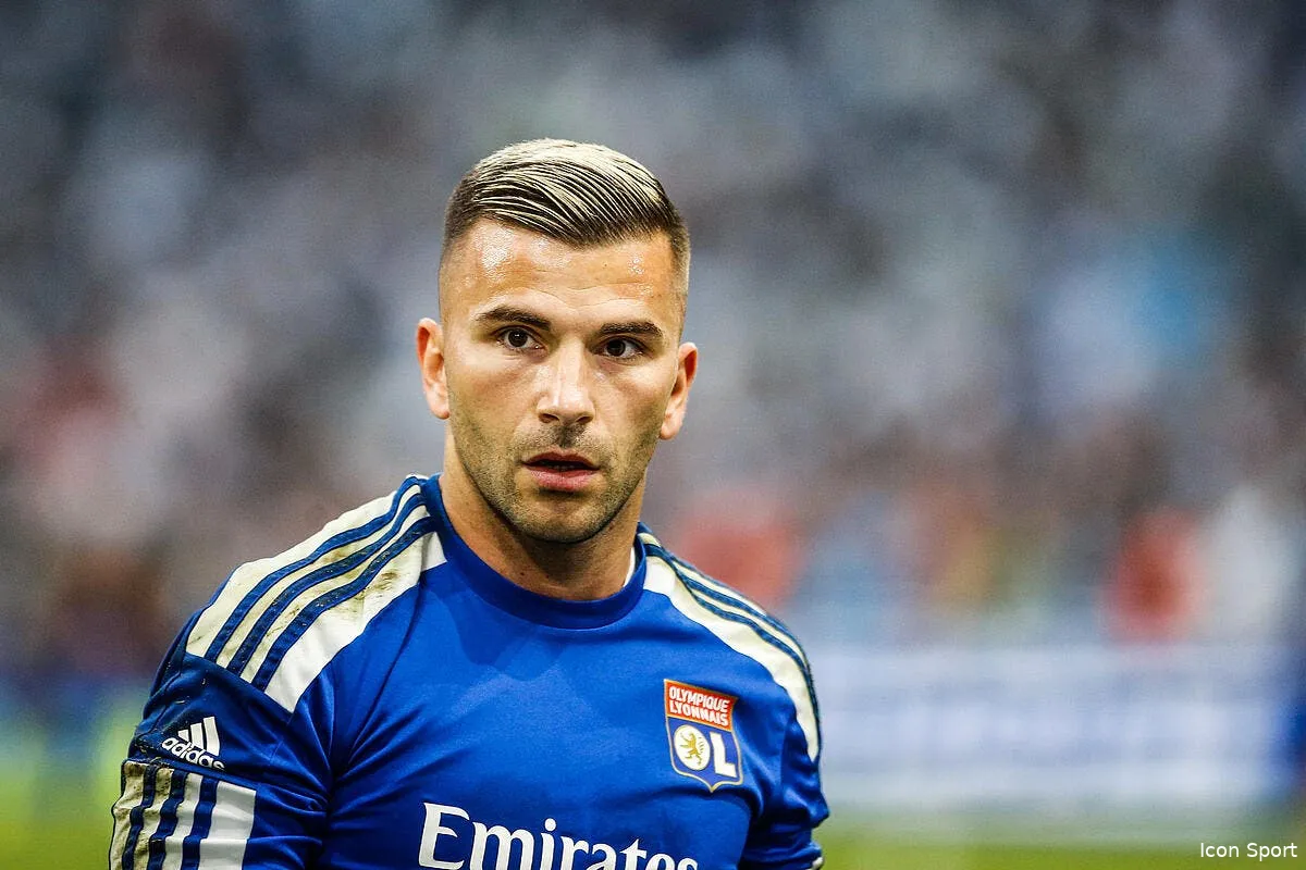 officiel anthony lopes prolonge jusqu en juin 2025 icon d1r6953 342945