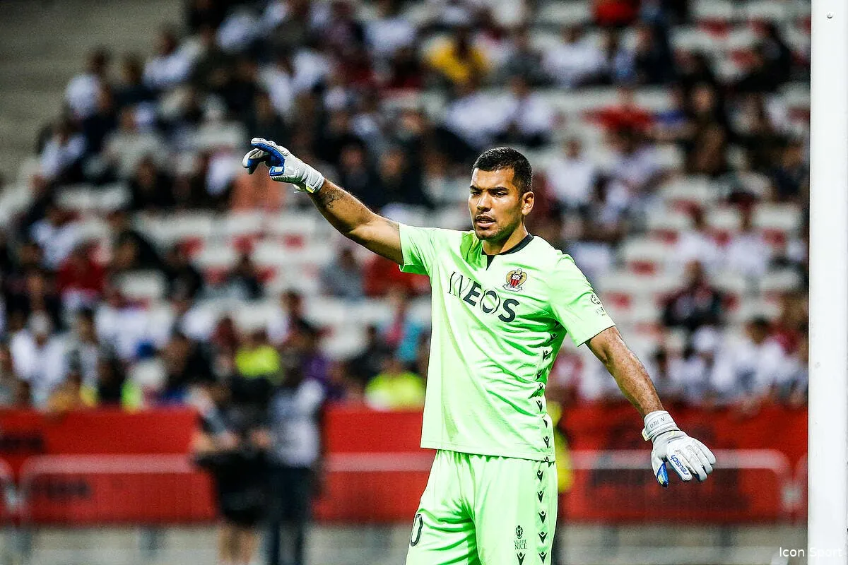 officiel benitez quitte nice et signe au psv icon d1r6081 343881