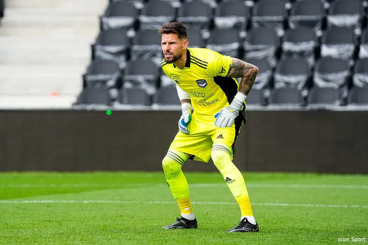 officiel benoit costil s engage a l aj auxerre icon 08052022 dsc5330 345649
