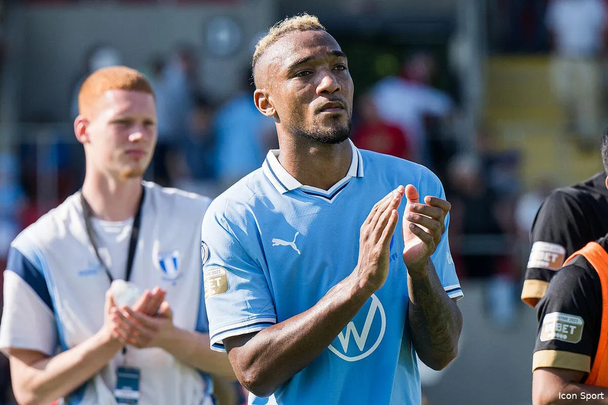 officiel derek cornelius signe a l om iconsport 235776 0003 379342