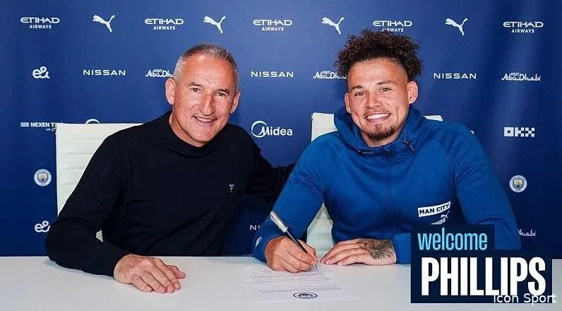 officiel kalvin philipps signe 6 ans a manchester city icon sac5446a 344815