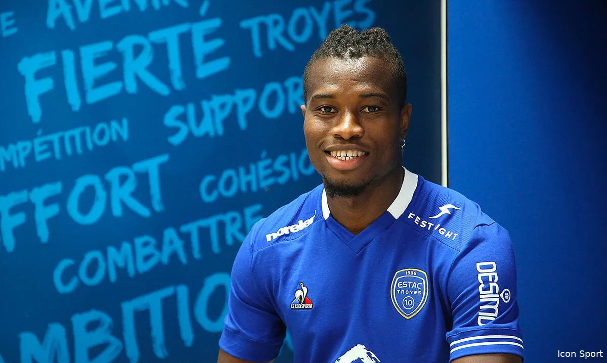 officiel l ol prete youssouf kone a troyes img 0208 kone 691 320549