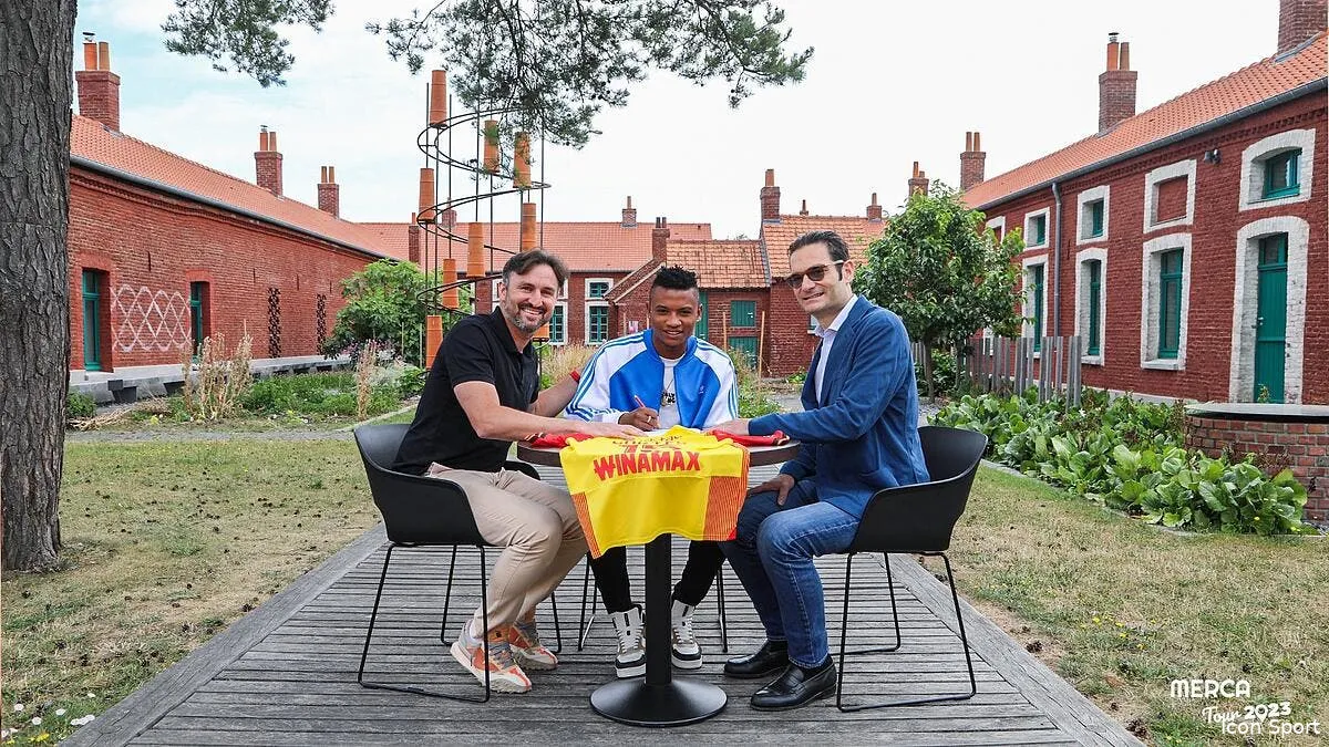 officiel lens fait signer oscar cortes cortes 362795