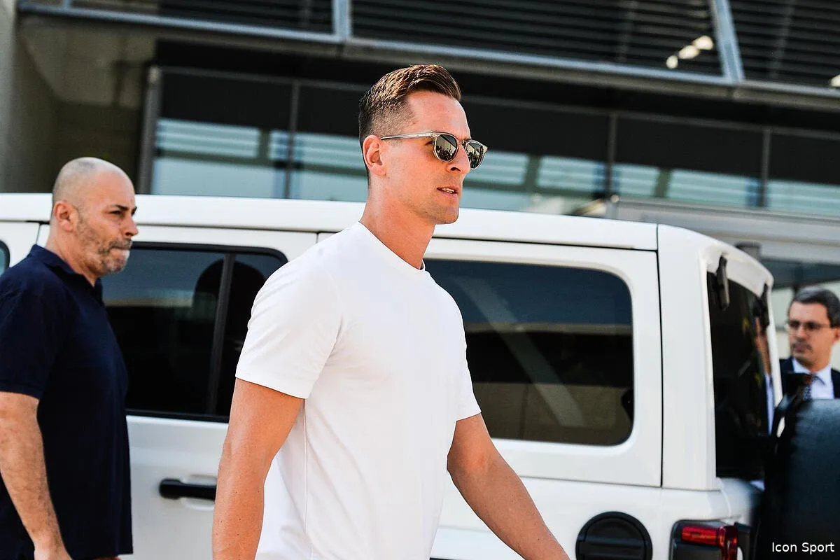 officiel milik quitte l om et signe a la juventus icon lp 19825968 348789