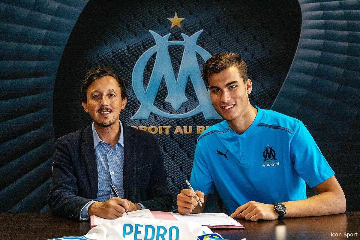 officiel pedro ruiz delgado signe a l om 210825 pedro01 322259