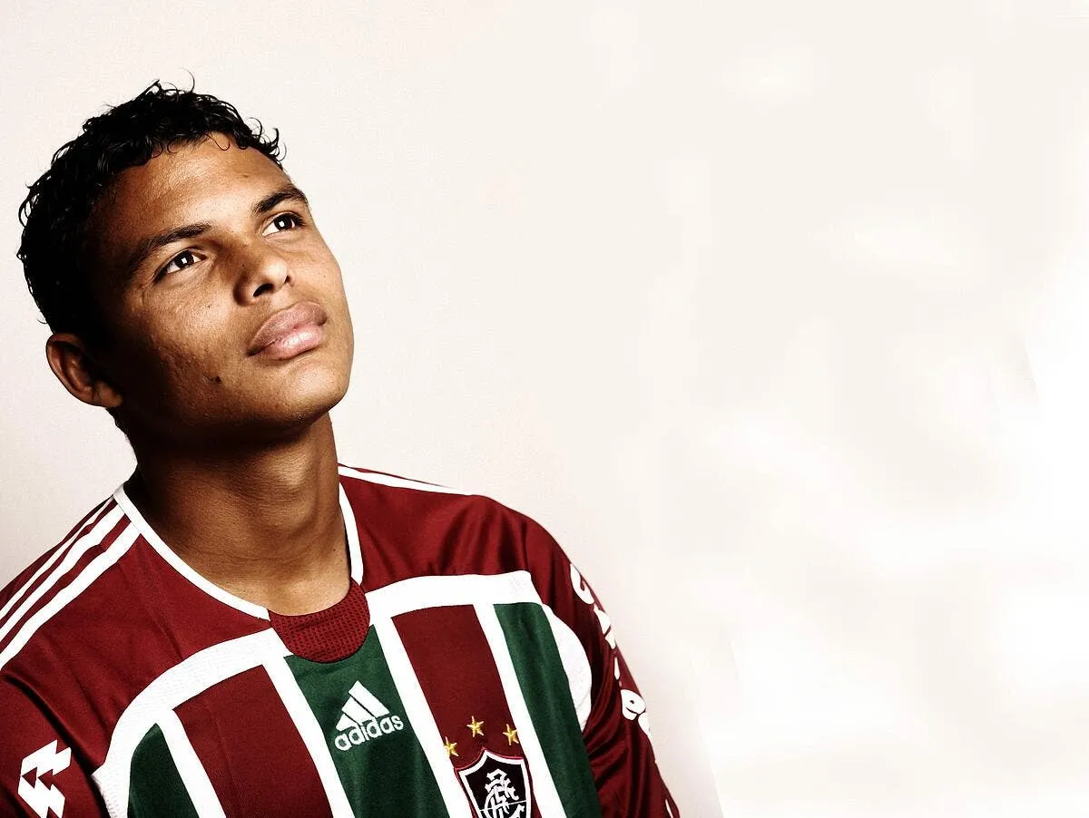 officiel thiago silva signe a fluminense iconsport 031397 0036 375526
