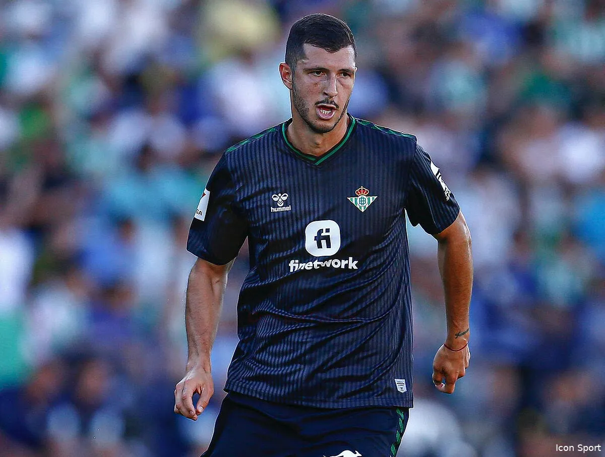 ol 12 millions l offre pour guido rodriguez refusee icon ap 230729 546 364585