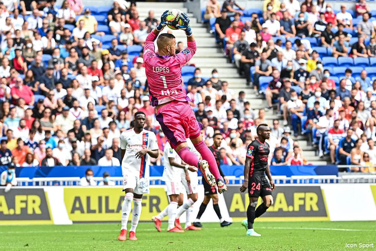 ol anthony lopes fait un geste emouvant icon bap 220821 93 129 327985