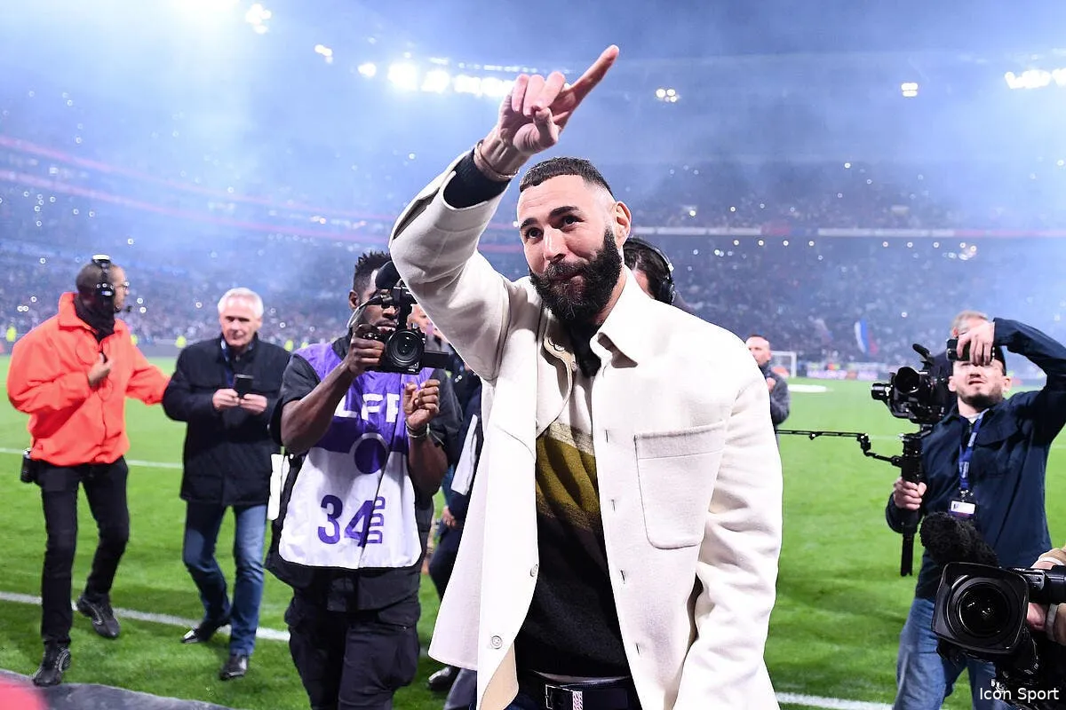ol attaques les supporters lyonnais rappliquent sur benzema icon pl5 6323 353500