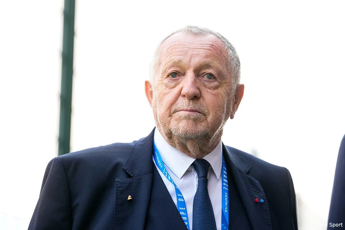 ol aulas interdit de vestiaire par textor icon 13052023 dsc8750 360423