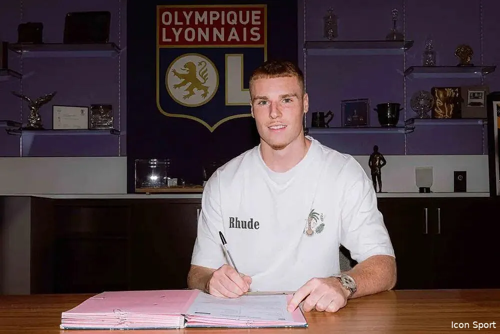 ol cette nouvelle recrue envoie ses messages blanc est vise f3lzfixxcaejn v 364210