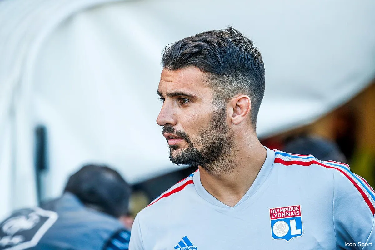 ol dubois massacre par les critiques riolo le sauve icon 25i9224 345591