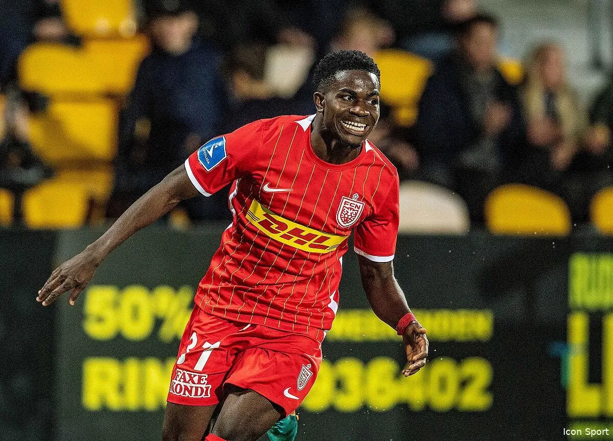 ol ernest nuamah a signe officialisation ce jeudi icon 20221003fb k106 364528