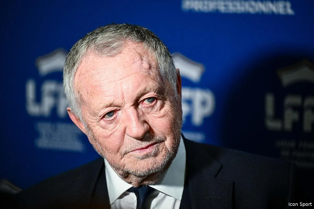 ol il accuse aulas de ne pas avoir fait le menage dans les tribunes iconsport 216139 0143 376502