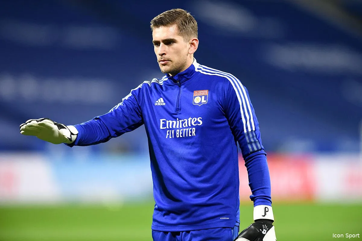 ol julian pollersbeck quitte officiellement le club icon 019714 0010 361599