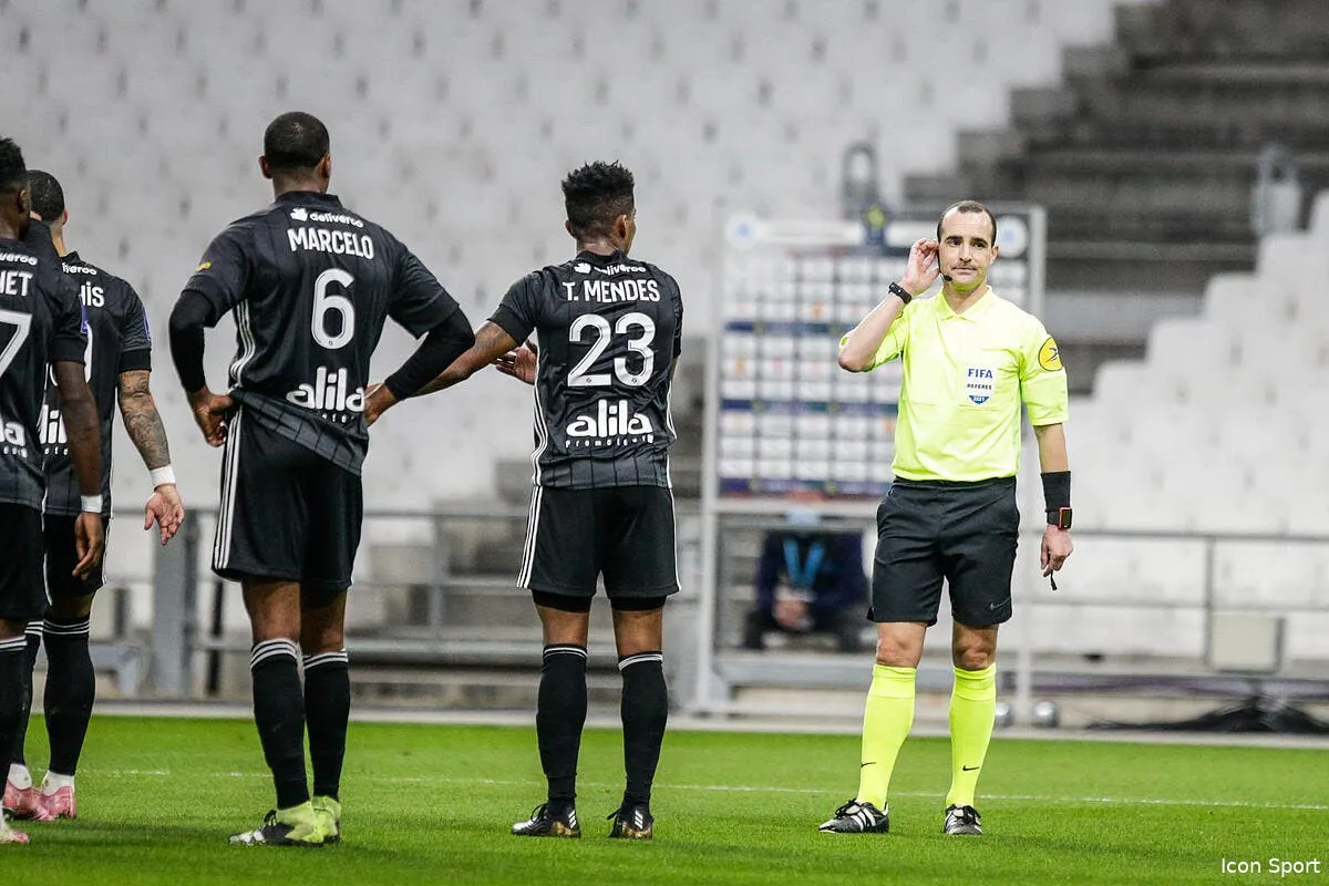 ol juninho accuse l arbitre et denonce un complot icon d1r7480 307983