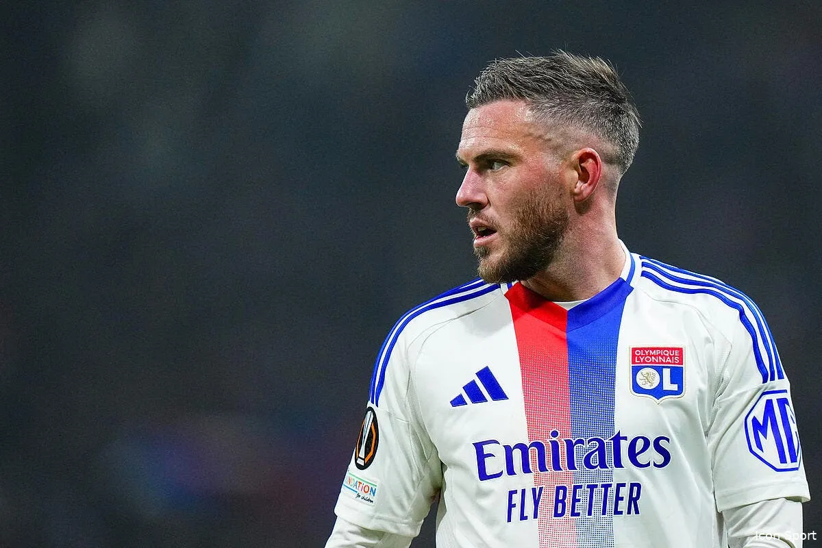 ol l equipe accuse ces trois joueurs iconsport 247010 0137 385435