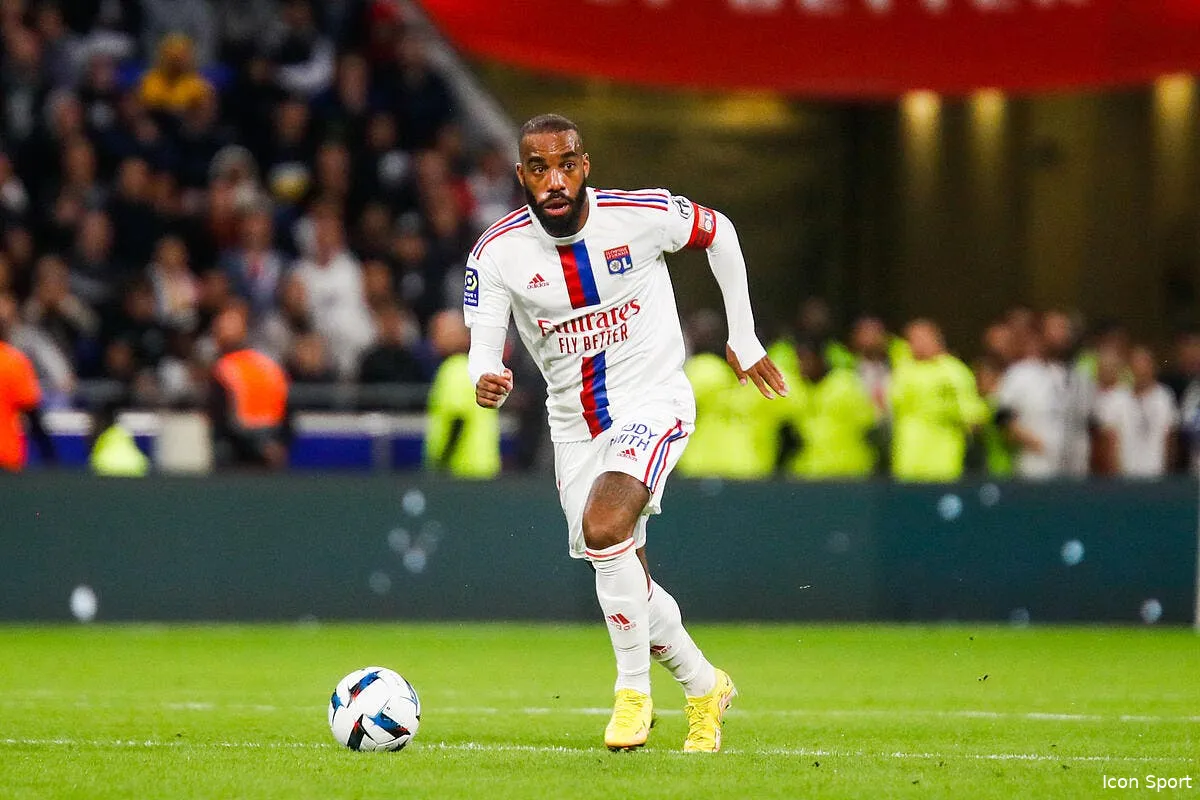 ol lacazette dement toute brouille avec peter bosz icon 25i8874 351373