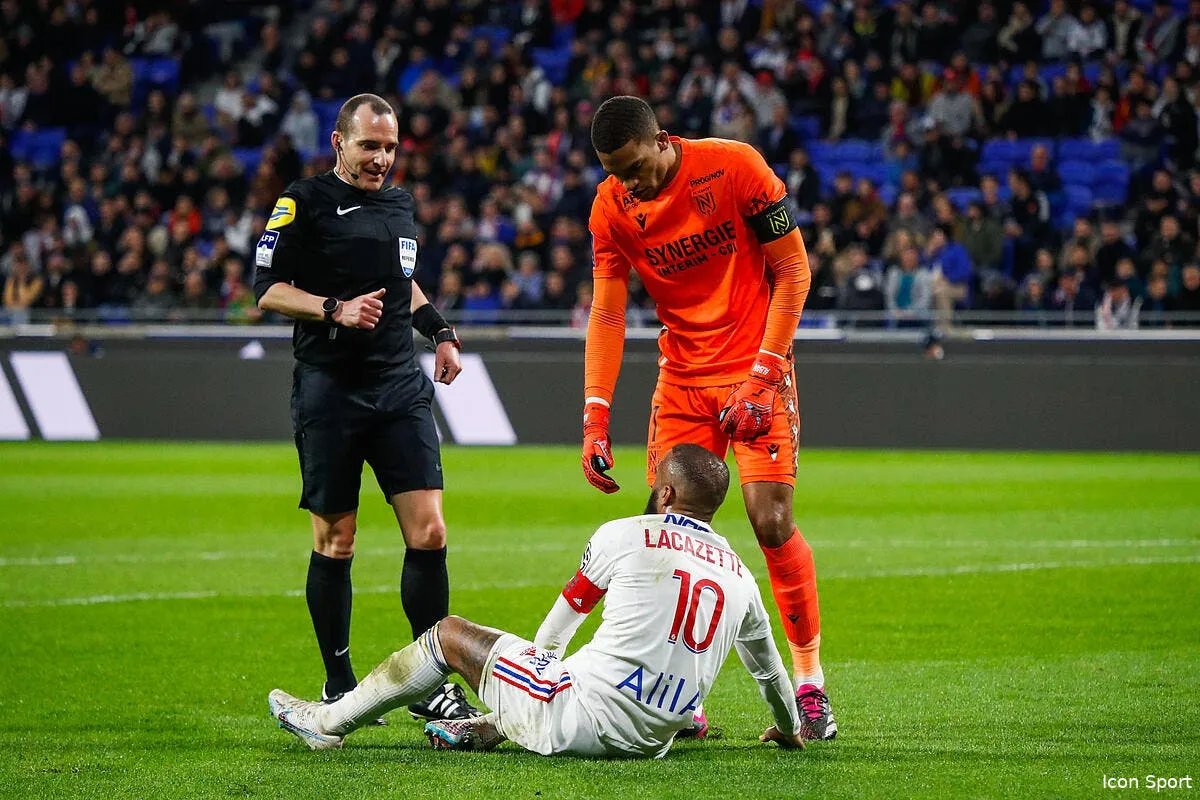 ol lacazette en danger blanc l a sauve d une catastrophe icon 25i3617 358246