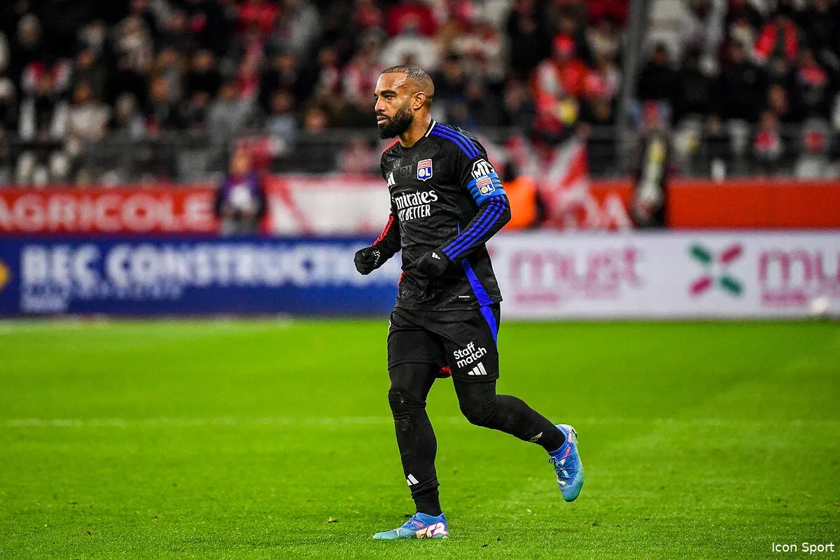 ol lacazette etait deprimant il est sans pitie iconsport 245175 0266 384560