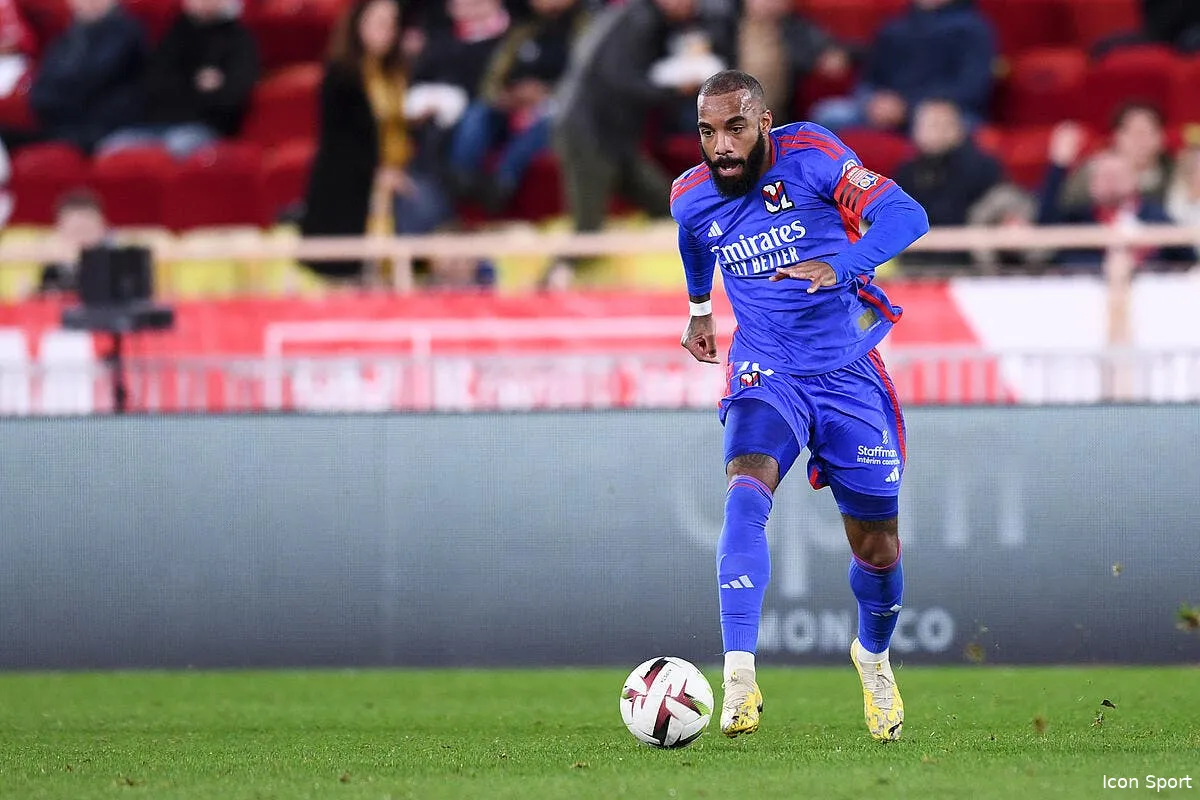 ol lacazette fait un enorme sacrifice pour sauver lyon icon pl5 3861 369330