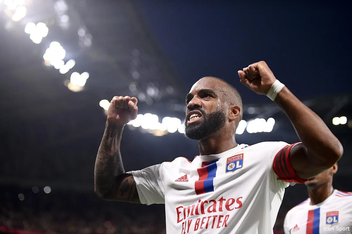 ol lacazette gifle peter bosz en public icon pl2 0823 352090