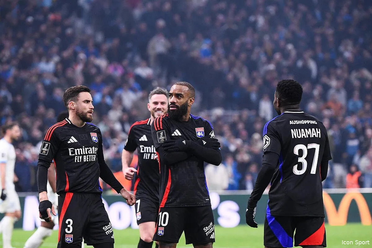 ol lacazette la tuile contre reims iconsport 251247 0479 388112
