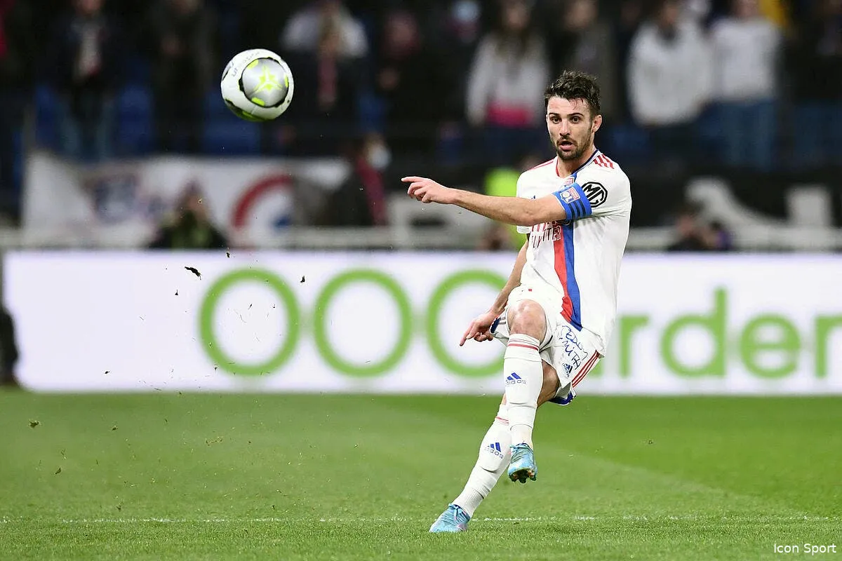 ol leo dubois s adresse directement au kop apres nice icon pl5 5279 334655