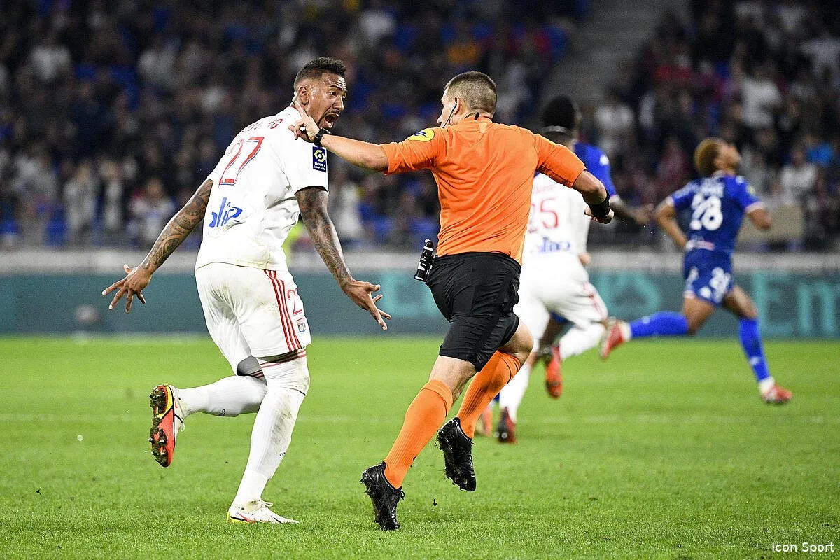 ol les propos accusateurs d aulas contre les arbitres icon cas6873 324511
