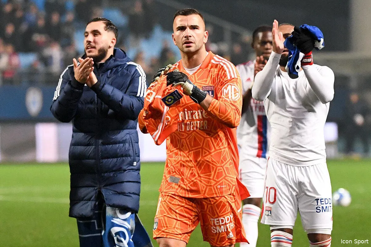 ol lopes lance un avertissement xxl a cherki icon ab1 2647 356893