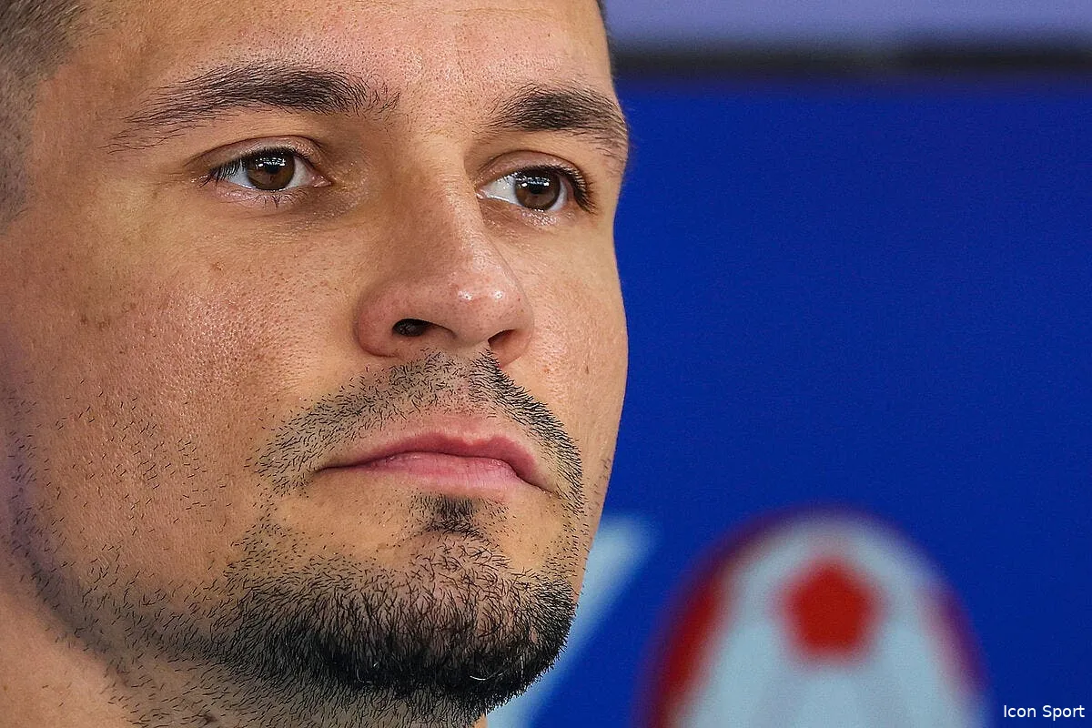 ol lovren se fait cartonner dans l equipe icon 221207 pxl cro press022 355598