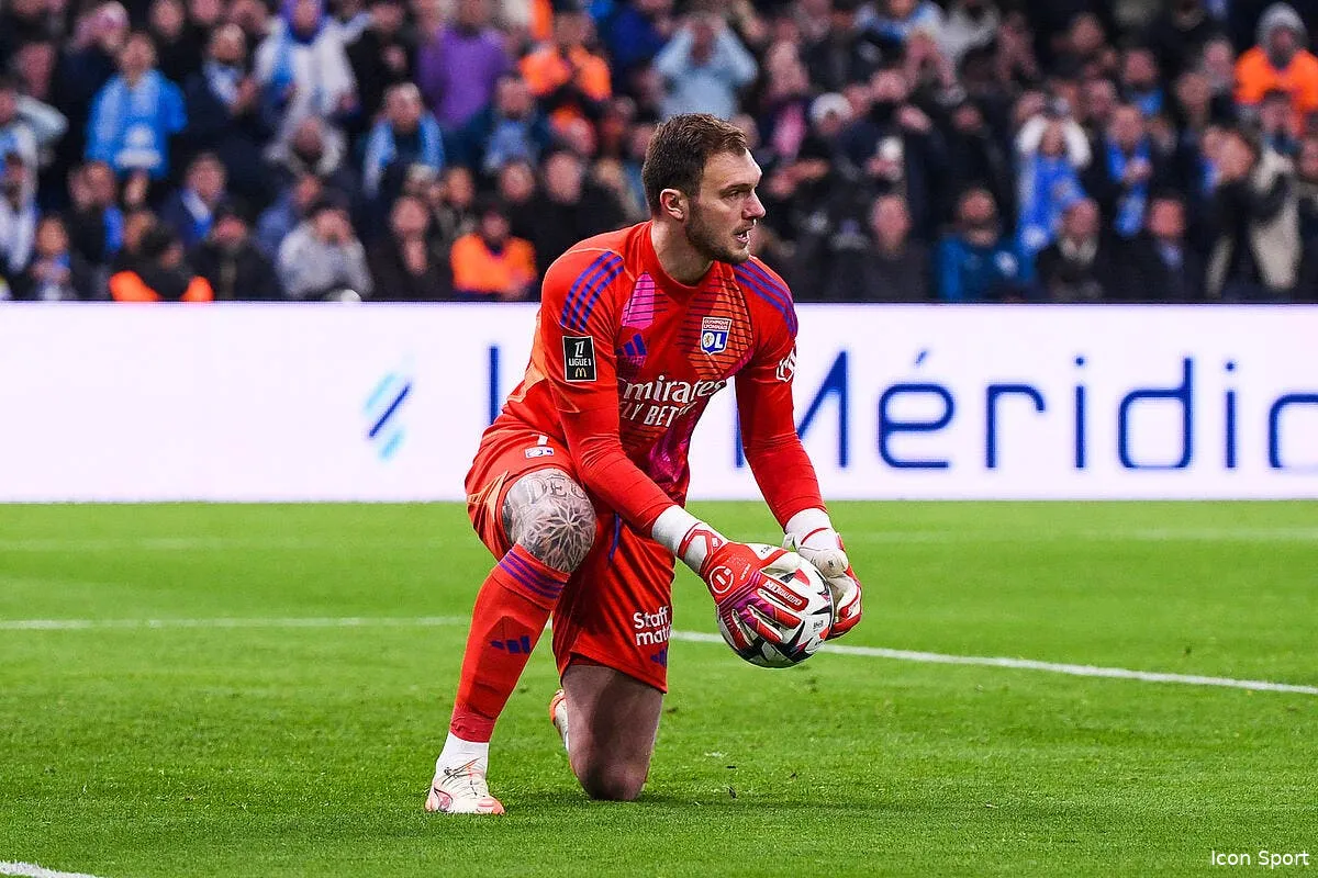 ol lucas perri apres mikautadze coup de folie au mercato iconsport 251247 0299 388494