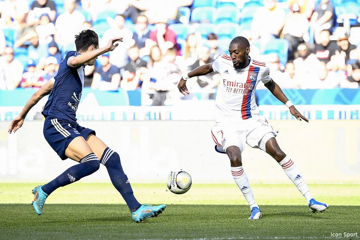 ol lyon place deux attaquants dans l equipe type icon cas6778 339249