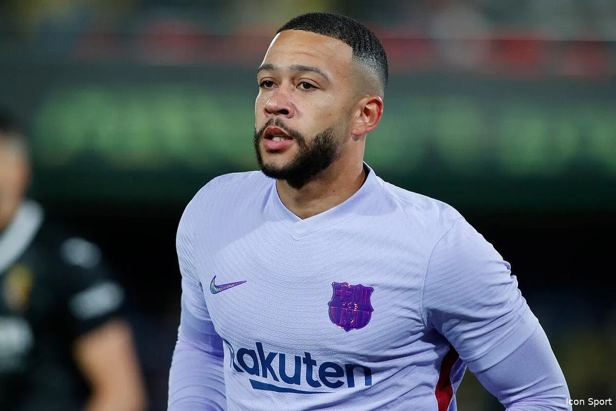 ol memphis depay le retour tombe a l eau icon 008356 0028 335367