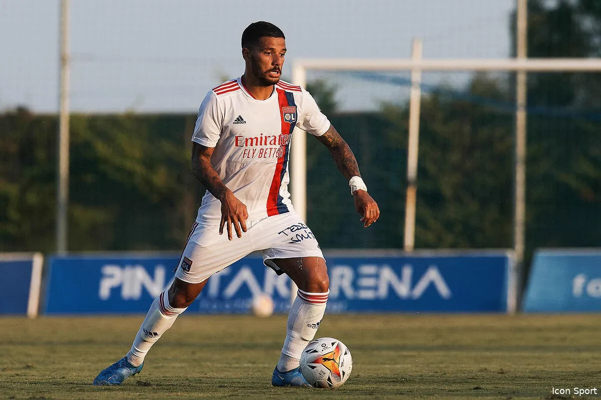 ol papa juninho s en va le vestiaire est consterne icon ps 210722 564 329939