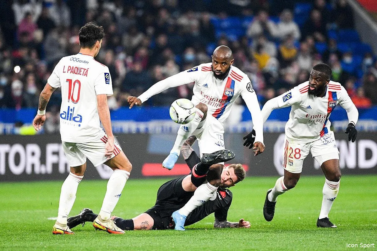 ol peter bosz vire pierre menes lance le debat icon sac9778 335767