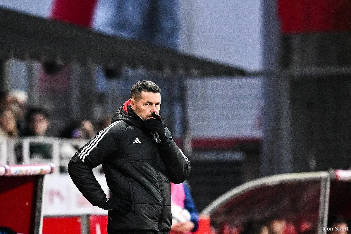 ol pierre sage vire dimanche ca chauffe iconsport 249048 0182 387277