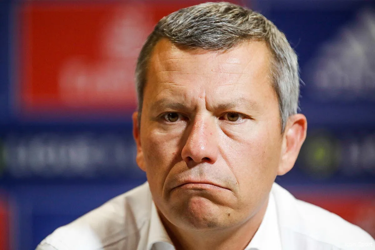 ol ponsot nomme patron de l equipe feminine il quitte les hommes icon 25i6404 367027