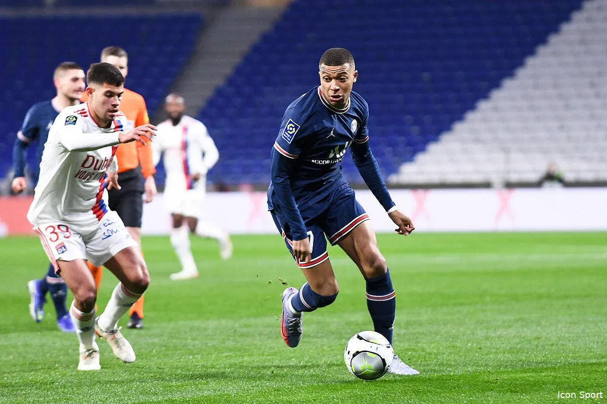 ol psg 80 supporters refoules au groupama stadium icon 019714 0740 332133